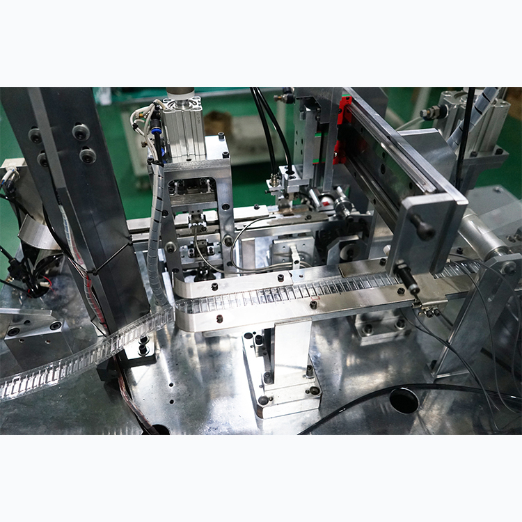 TAPING MACHINE