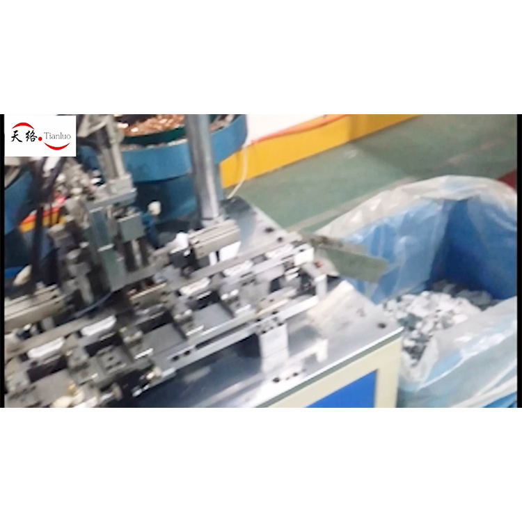 Assembly of socket copper head body