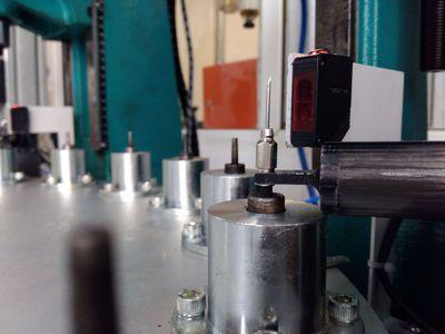 Tube assembly machine