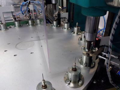 Tube assembly machine