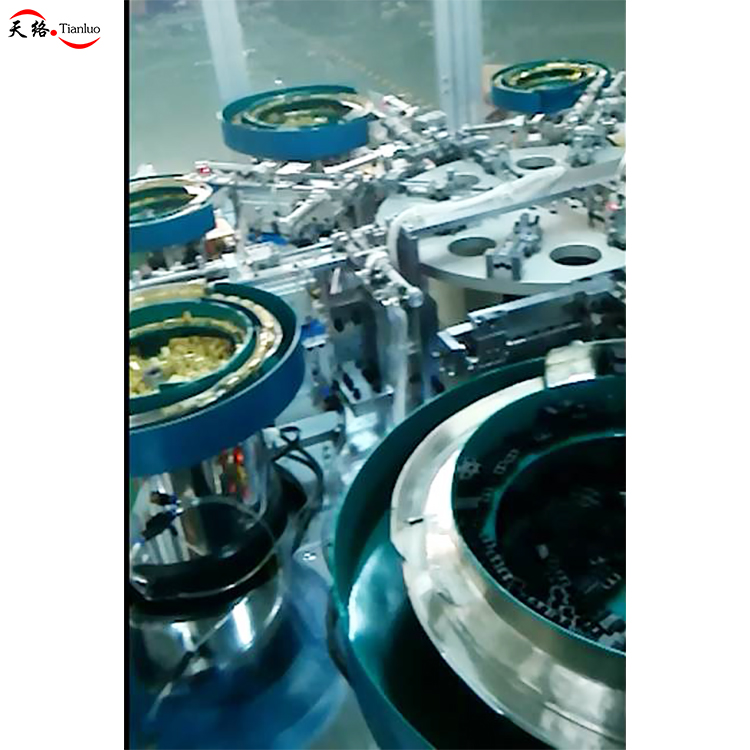 Terminal automatic assembly machine