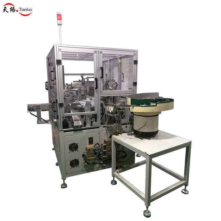 Terminal automatic assembly machine