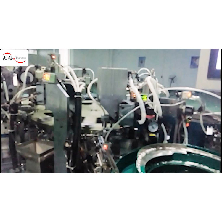 Temperature fuse assembly machine
